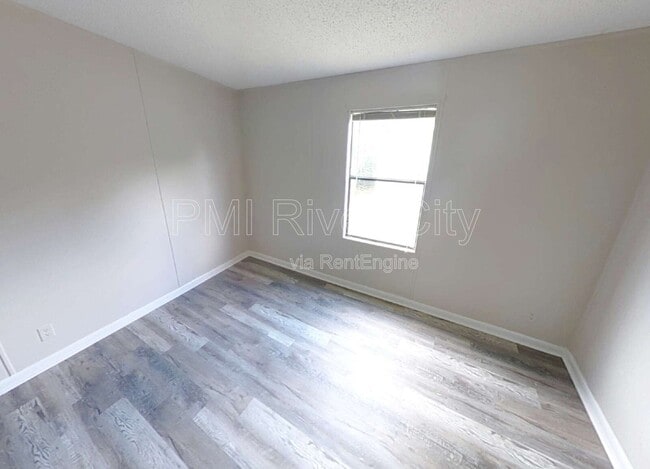 Building Photo - 12556 Palmetto St