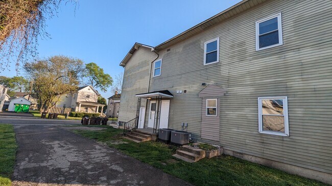 Unit A Enterance - 834 S Main St