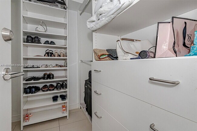 Building Photo - 5151 Collins Ave