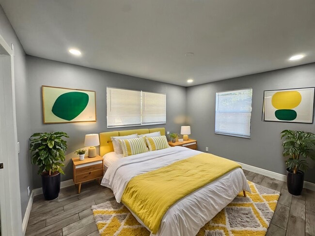 Building Photo - 919 Laurel Dr