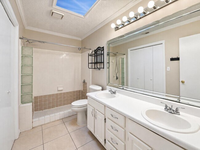 Building Photo - 1108 Post Oak Path