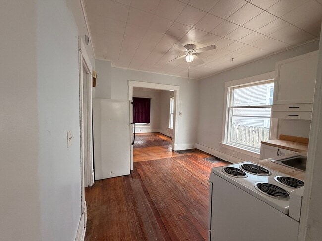 Building Photo - 1239 6th Ave N