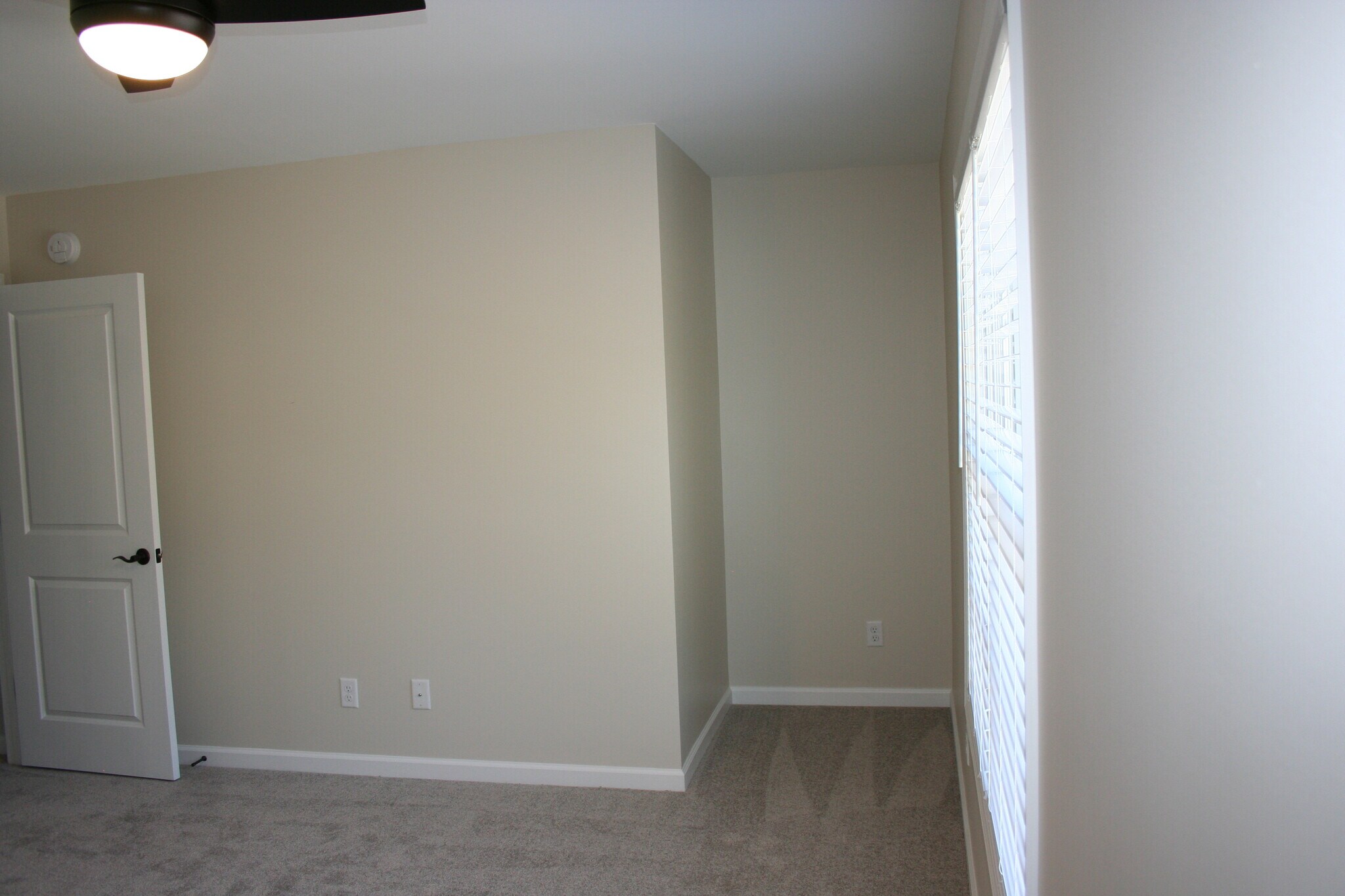 reading nook/desk or bookshelf extra space - 2720 Dorval Rd
