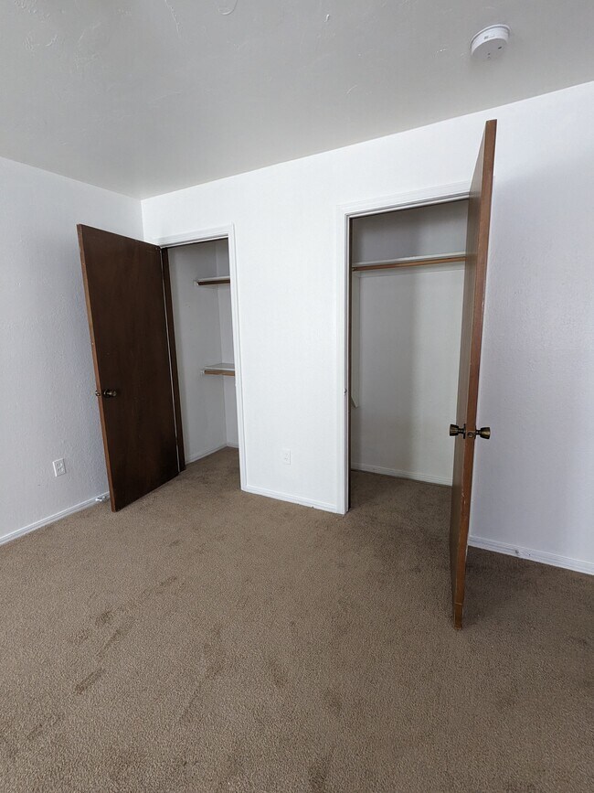 Master closet - 304 Vicksburg Cir