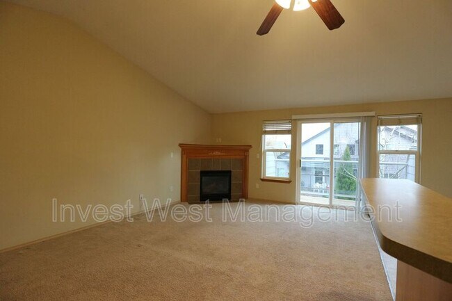 Building Photo - 1830 SE 11th Ave