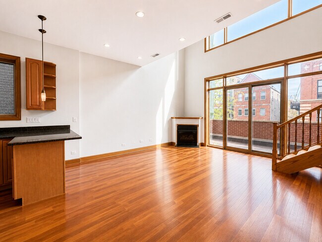 Building Photo - 1644 W Le Moyne St
