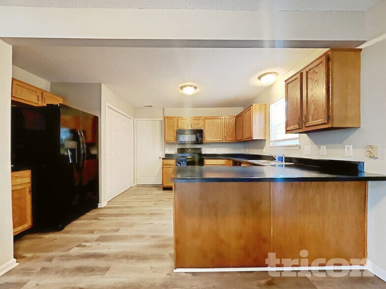 Building Photo - 1710 Ashley Dr