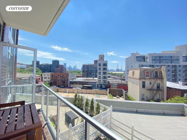 Building Photo - 11-24-24 31st Ave