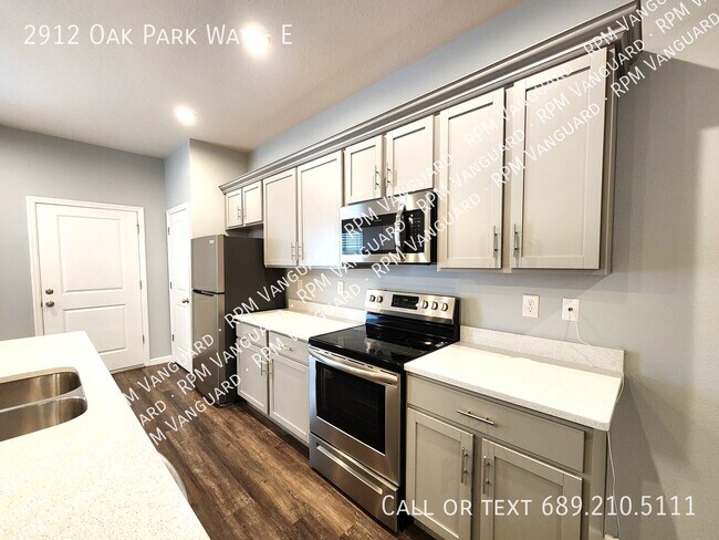 Building Photo - 2912 Oak Park Way