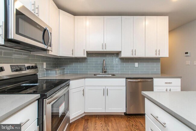 Building Photo - 812 N Uber St