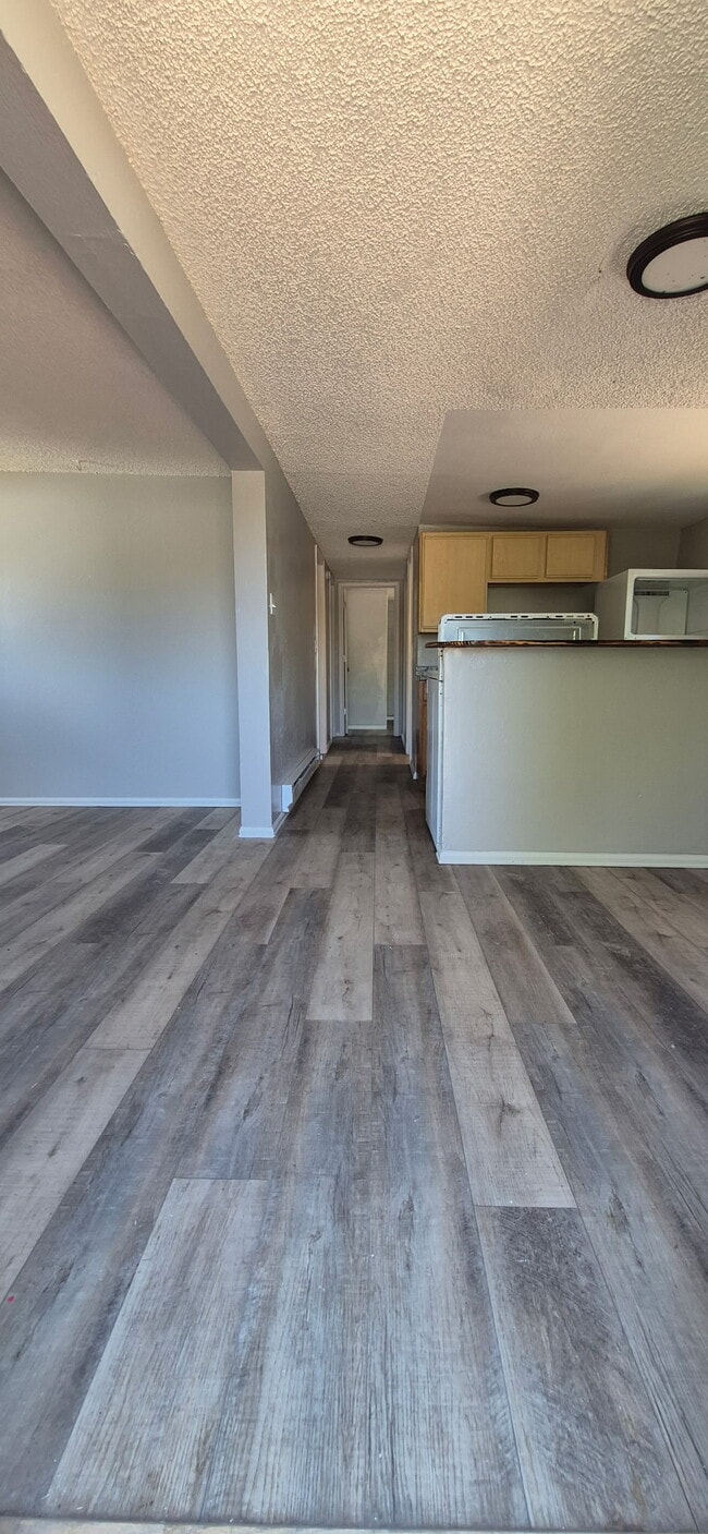 Building Photo - 1111