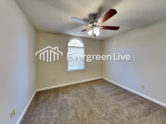 Building Photo - 183 Regency Park Dr