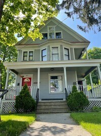 Building Photo - 420-422 Douglas Street