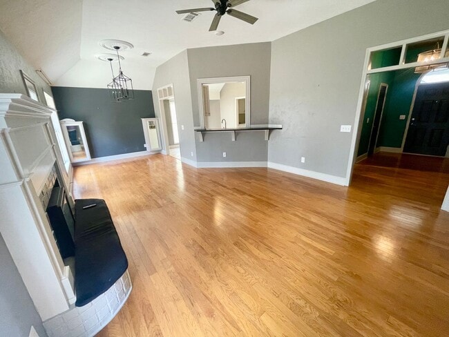 Building Photo - 3/2 For Rent in Germantown School District!