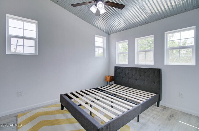 Building Photo - 258 S Sutherland St