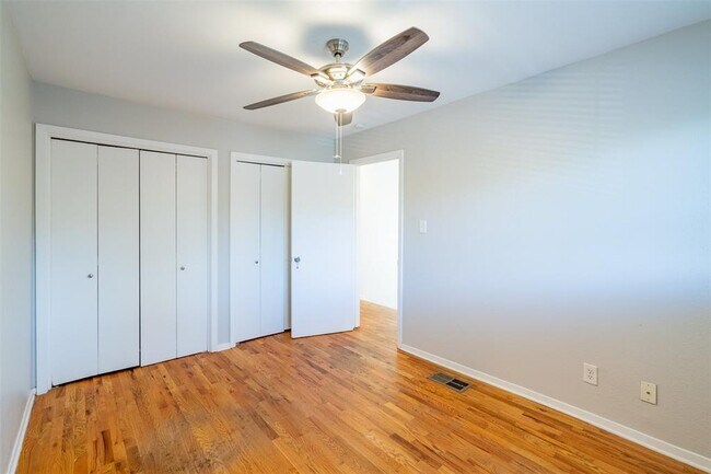 Building Photo - 606 Franklin Blvd