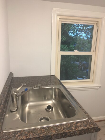 Building Photo - 3405 40th Ave