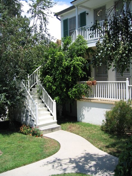 Building Photo - 4024-4028 Los Feliz Blvd