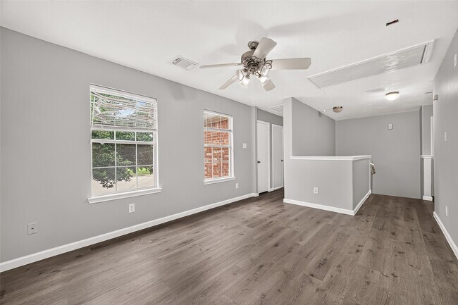 Building Photo - 19451 Nasworthy Dr
