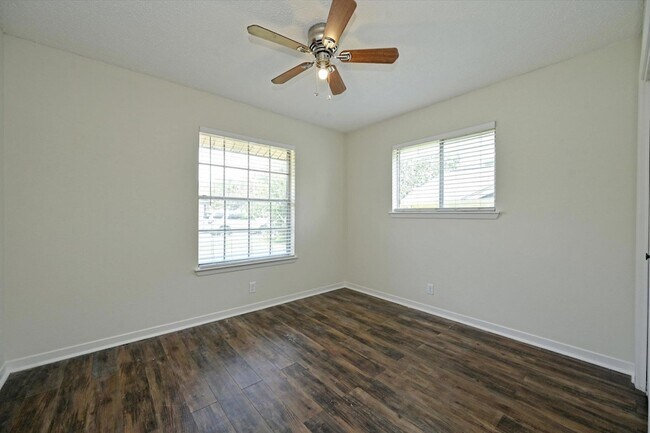 Building Photo - 6509 Skycrest Dr