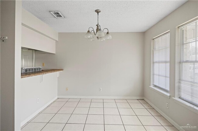 Building Photo - 12 Fullerton Ave