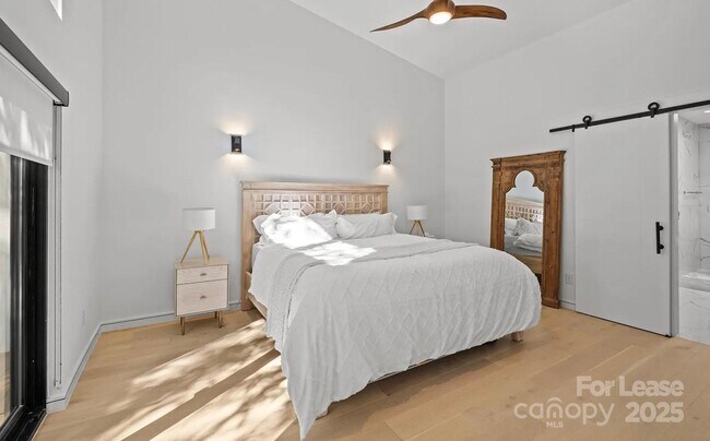 Building Photo - 2712 N Davidson St