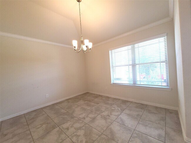 Building Photo - 412 Auburn Pines Dr