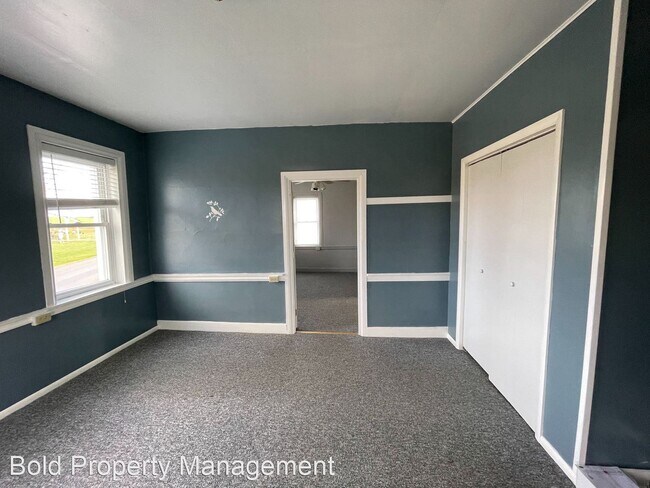 Building Photo - 3 br, 1.5 bath House - 76 Host Church Rd.