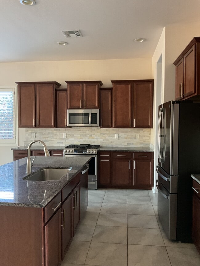 Building Photo - 20466 W Legend Trail