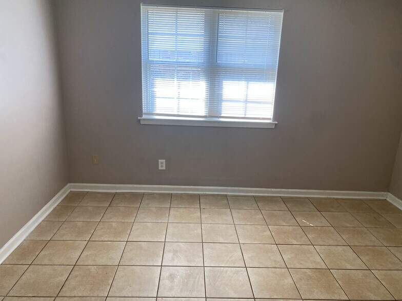 Building Photo - 1155 Railton Rd