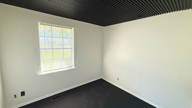 Building Photo - WEST SIDE UPDATED 3 BEDROOM RANCH HOME AVAILABLE NOW!