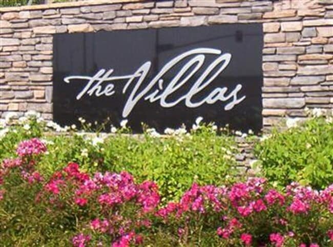 Building Photo - 1 Bed 1 Bath Roseville Condo with Attached Garage