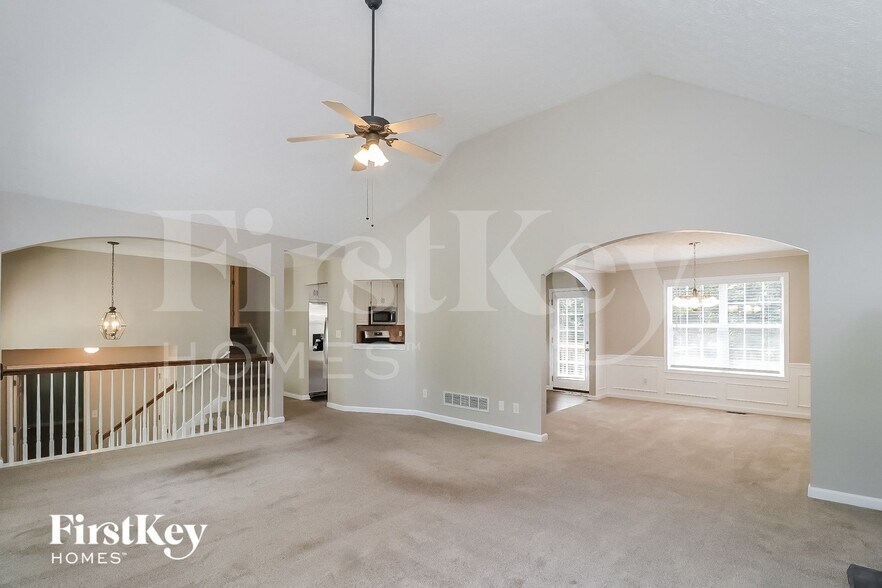 Building Photo - 208 Moore Valley Way