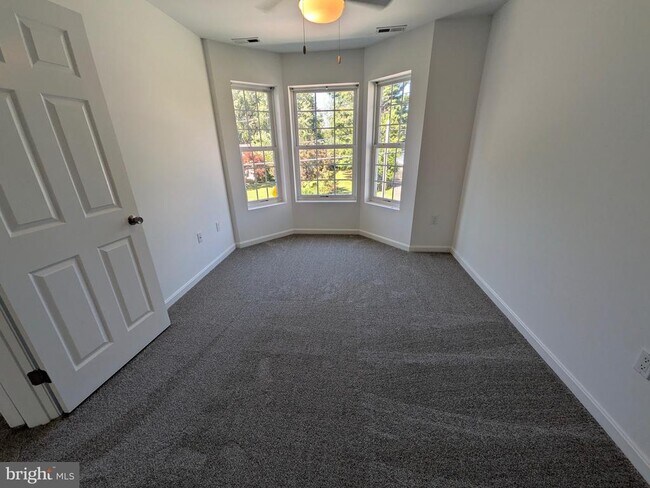Building Photo - 310 Del Rhodes Ave
