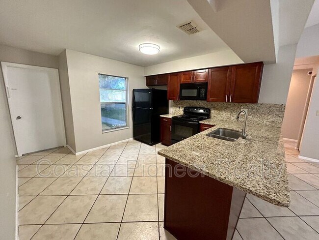 Building Photo - 1042 Axlewood Cir