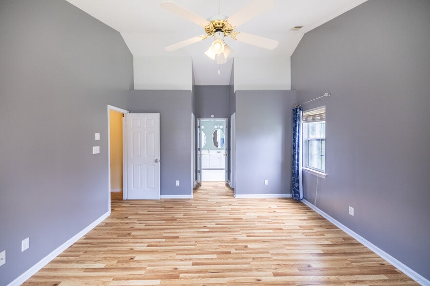 Building Photo - 13500 Walkers Creek Dr