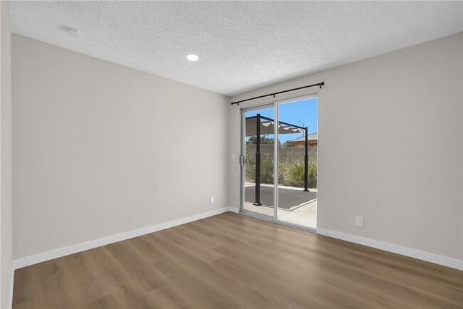 Building Photo - 1242 Sultan Cir