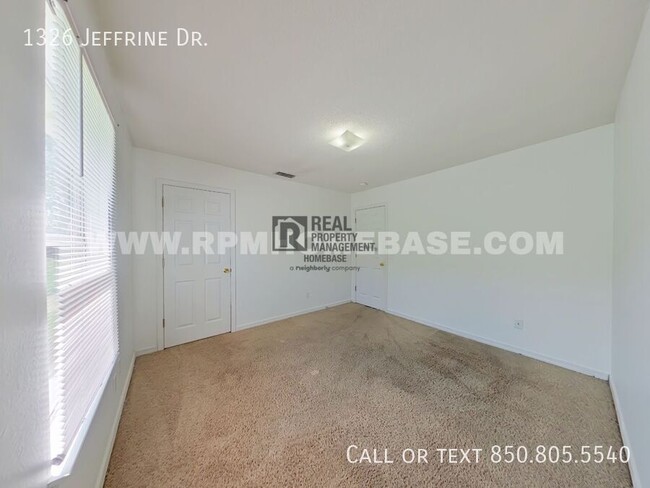 Building Photo - 1326 Jeffrine Dr