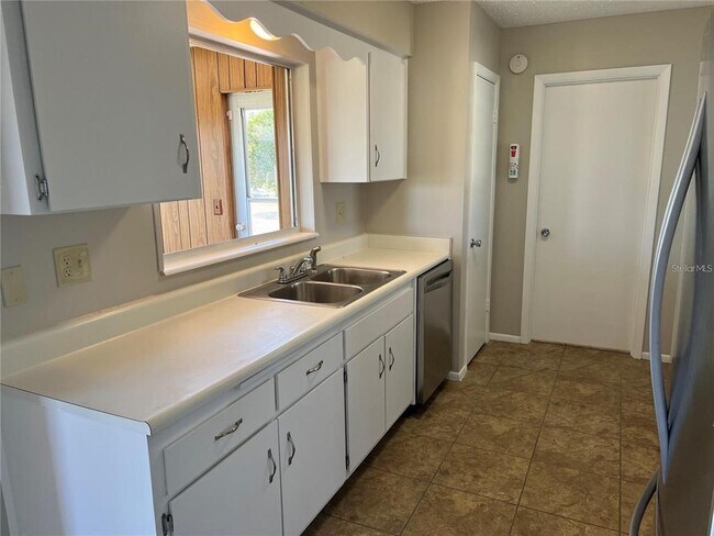 Building Photo - 1514 Bunker Hill Dr