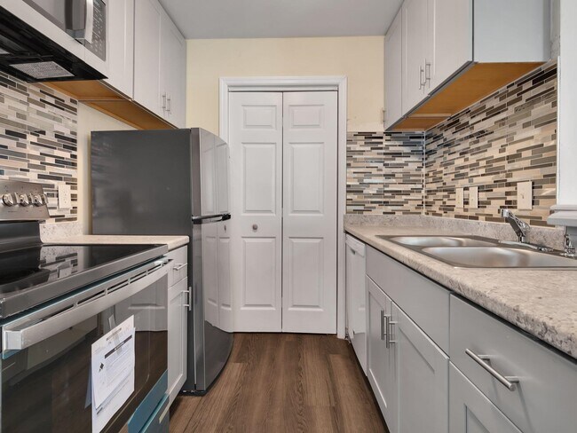 Building Photo - 2222 St Marks St