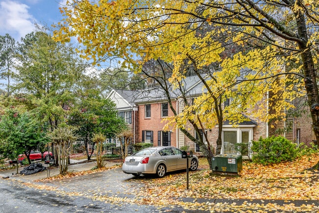 Primary Photo - 1702 Twin Brooks Dr SE
