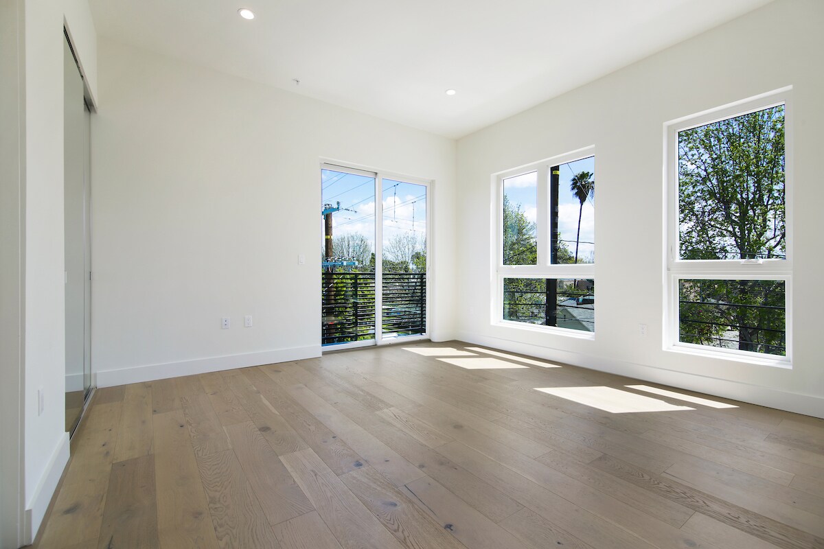 Building Photo - 2496 S CENTINELA Ave