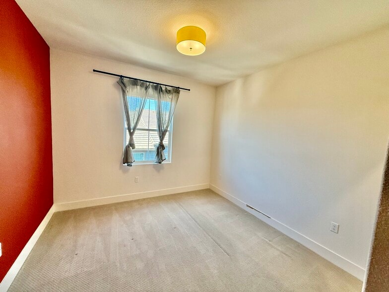 Third Bedroom - 204 Plum Tree St