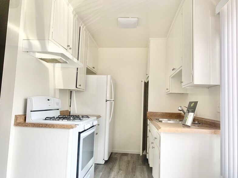 Building Photo - 1822 Colby Ave