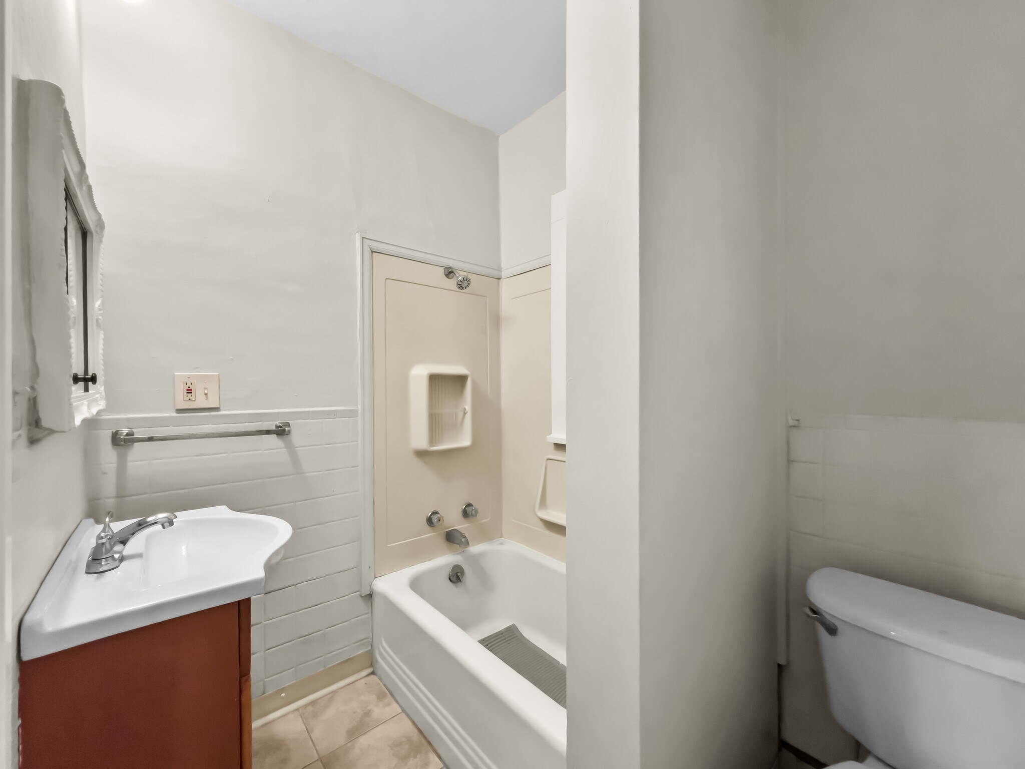 Building Photo - 3928 Upton Ave