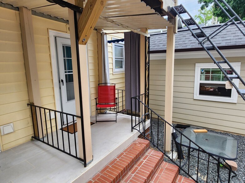 back porch Unit A - 705 W Markham Ave