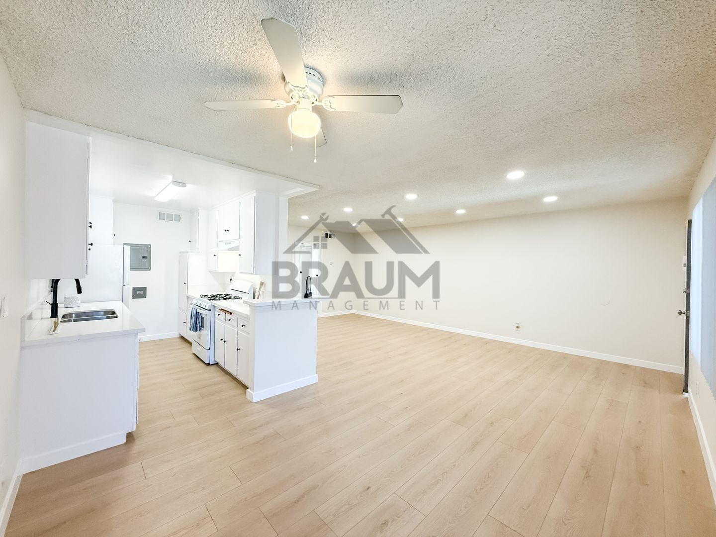 Building Photo - 6041 Whitsett Ave