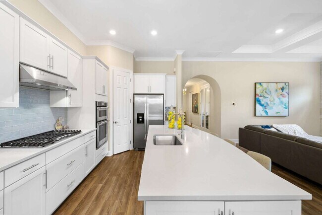 Building Photo - SALT WATER POOL AND SPA home in Greyhawk a...
