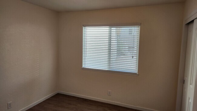 Building Photo - Charming Lake Wildwood Home 3 Bedroom 1 Bath