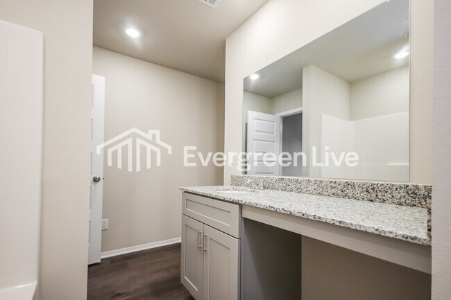 Building Photo - 6613 NW Kathleen St